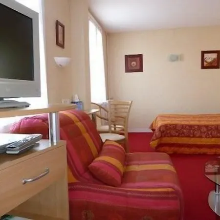 Logis Restaurant Du Commerce Hotell 3*