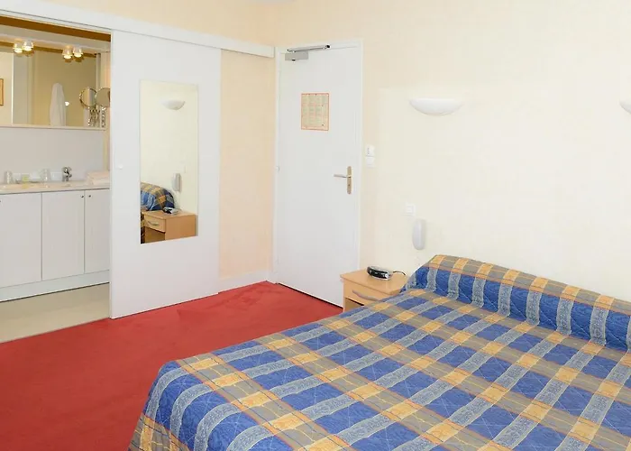 Hotel Logis Restaurant Du Commerce Pont-d'Ouilly